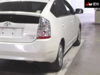 Toyota Prius лот № 30214 оценка 3.5  с аукциона в Японии 7