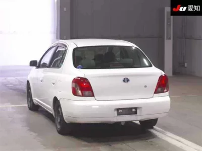 Toyota PLATZ  с аукциона в Японии