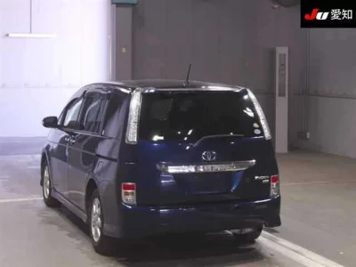 Toyota Isis