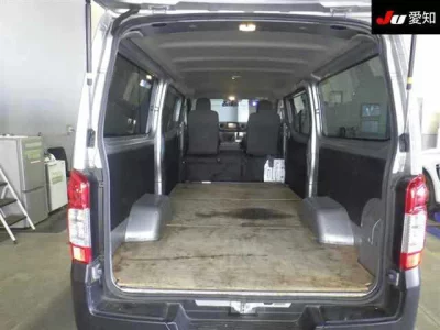 Nissan Caravan