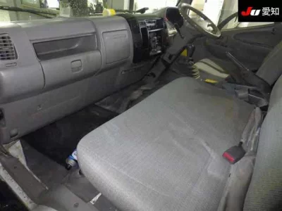 Toyota DYNA  с аукциона в Японии