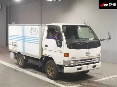 Toyota DYNA  с аукциона в Японии