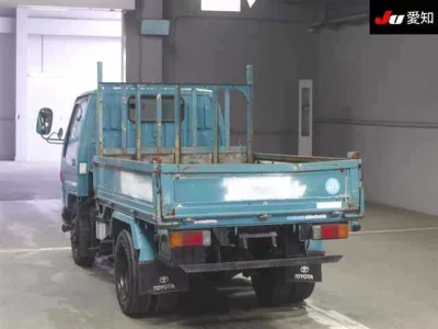 Toyota DYNA  с аукциона в Японии