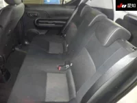 Toyota AQUA лот № 30350 оценка 3.5  с аукциона в Японии 3