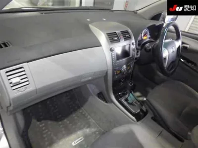 Toyota COROLLA AXIO  с аукциона в Японии