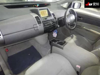 Toyota Prius  с аукциона в Японии