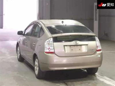 Toyota Prius  с аукциона в Японии