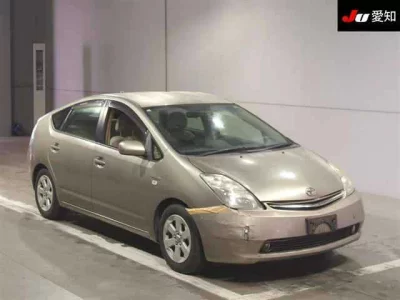 Toyota Prius  с аукциона в Японии