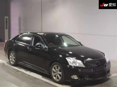 Toyota CROWN  с аукциона в Японии