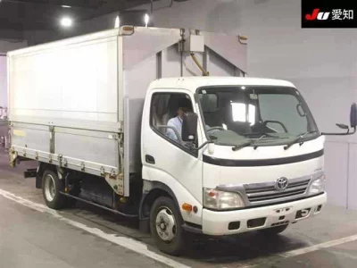 Toyota DYNA  с аукциона в Японии