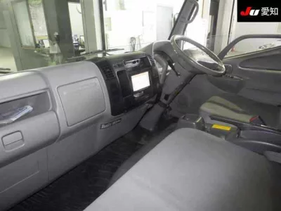 Toyota DYNA  с аукциона в Японии