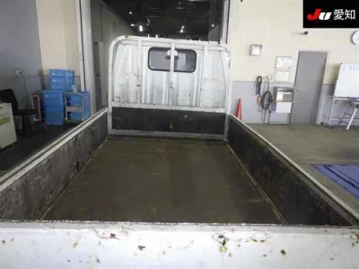 Toyota DYNA  с аукциона в Японии