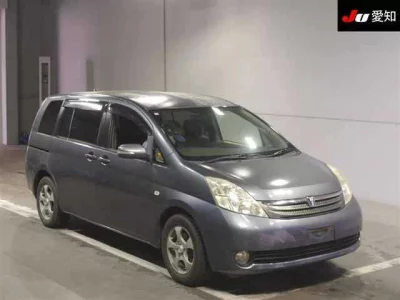 Toyota ISIS  с аукциона в Японии