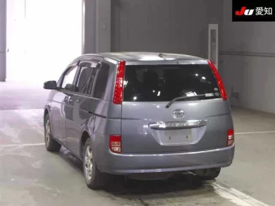 Toyota ISIS  с аукциона в Японии