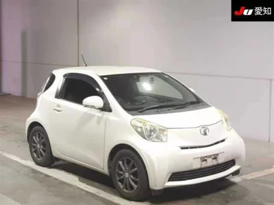 Toyota iQ