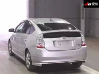 Toyota Prius лот № 30364 оценка 3.5  с аукциона в Японии 1