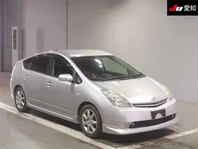 Toyota Prius  с аукциона в Японии