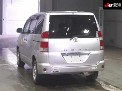 Toyota NOAH  с аукциона в Японии