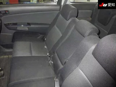 Toyota WISH  с аукциона в Японии