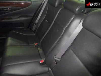 Lexus LS  с аукциона в Японии