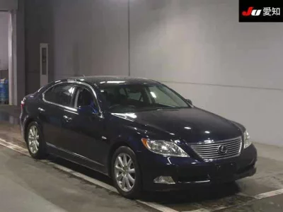 Lexus LS  с аукциона в Японии