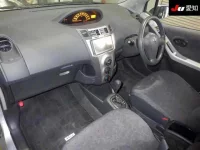 Toyota VITZ лот № 30692 оценка 3.5  с аукциона в Японии 2
