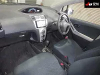 Toyota VITZ лот № 30669 оценка 3.5  с аукциона в Японии 2