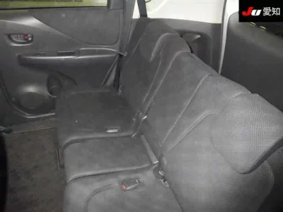 Toyota RACTIS  с аукциона в Японии