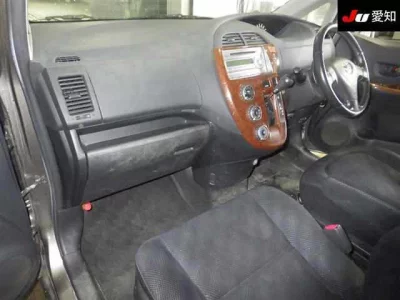 Toyota RACTIS  с аукциона в Японии