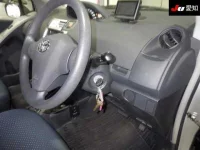 Toyota VITZ лот № 30462 оценка 3.5  с аукциона в Японии 4
