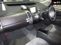 Toyota Prius лот № 30466 оценка 3.5  с аукциона в Японии 2
