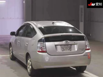 Toyota Prius  с аукциона в Японии