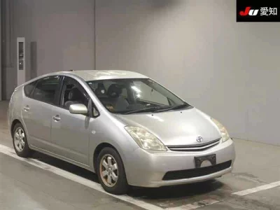 Toyota Prius  с аукциона в Японии
