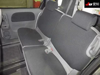 Toyota SIENTA  с аукциона в Японии