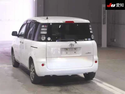 Toyota SIENTA  с аукциона в Японии
