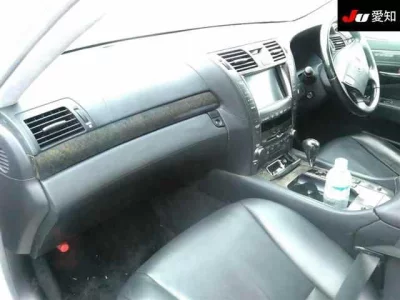 Lexus LS600hL