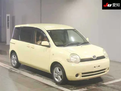 Toyota SIENTA  с аукциона в Японии