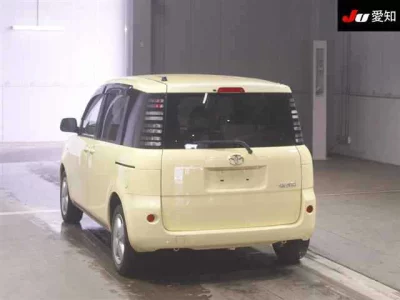 Toyota SIENTA  с аукциона в Японии