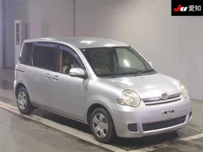 Toyota SIENTA  с аукциона в Японии