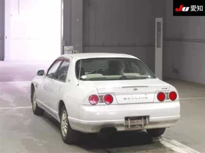 Nissan SKYLINE  с аукциона в Японии