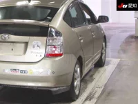Toyota Prius лот № 30947 оценка 3.5  с аукциона в Японии 7