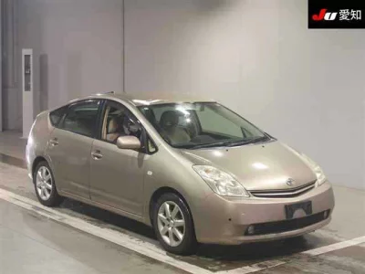 Toyota Prius  с аукциона в Японии