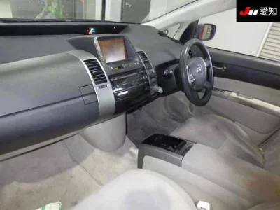 Toyota Prius  с аукциона в Японии