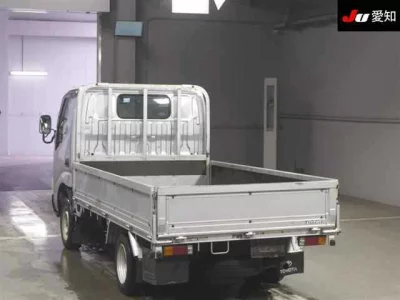 Toyota DYNA  с аукциона в Японии