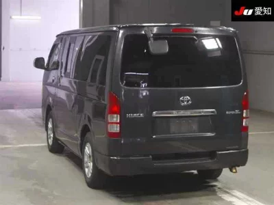 Toyota HiAce Van