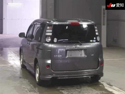 Toyota SIENTA  с аукциона в Японии