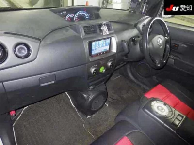 Toyota BB  с аукциона в Японии