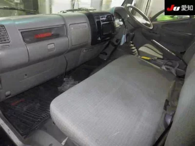 Toyota DYNA  с аукциона в Японии