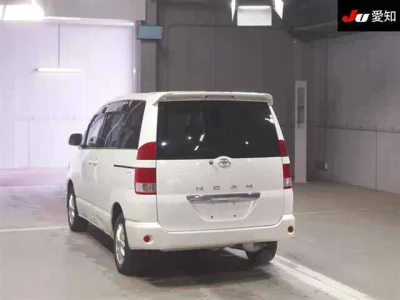 Toyota NOAH  с аукциона в Японии