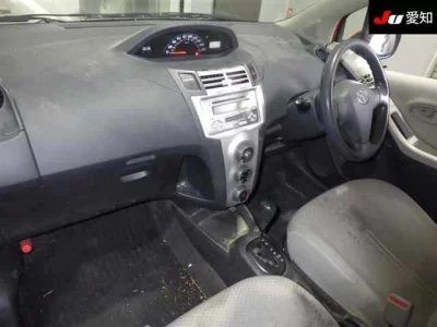 Toyota VITZ  с аукциона в Японии